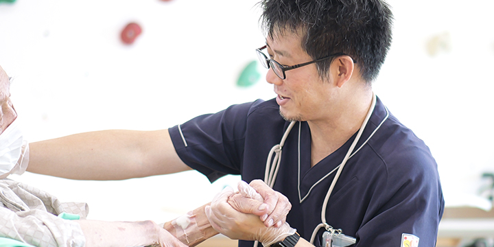 介護サービス(老健) NURSING CARE